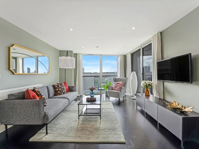 Lanterns Way, Canary Wharf E14, 3 bed flat to rent, £3,750 pcm | PrimeLocation