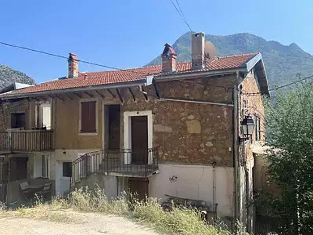 Lantosque 06450 Achat / Vente appartement 4 pièces t4