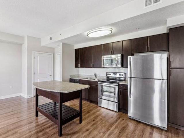 Lantower Westshore 3 Bedroom Apartment for Rent at 4504 W Spruce St, Tampa, FL 33607 Carver City Lincoln Gardens