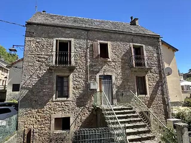 Lanuéjols 30750 Achat / Vente maison 4 pièces t4 au dernier étage