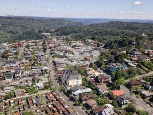 LANÇAMENTO EM GRAMADO A 3 QUADRAS DA AV. BORGES DE MEDEIROS