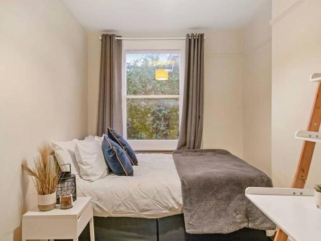 Lanark Place, London W9 1 bed in a house share to rent £1,550 pcm £358 pw