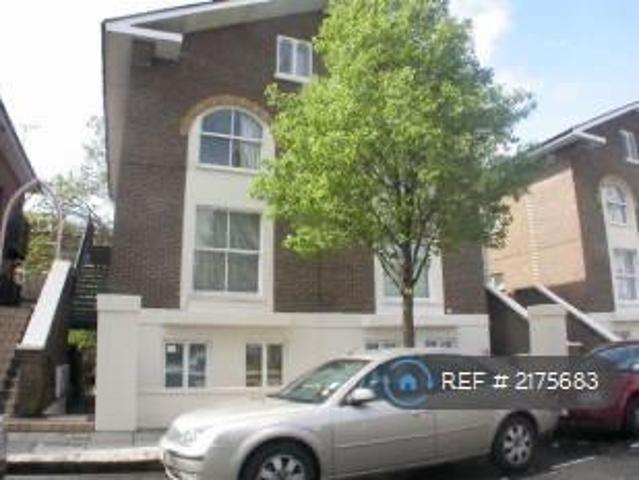 Lanark Road, London, W9 2 bed flat to rent £2,800 pcm £646 pw