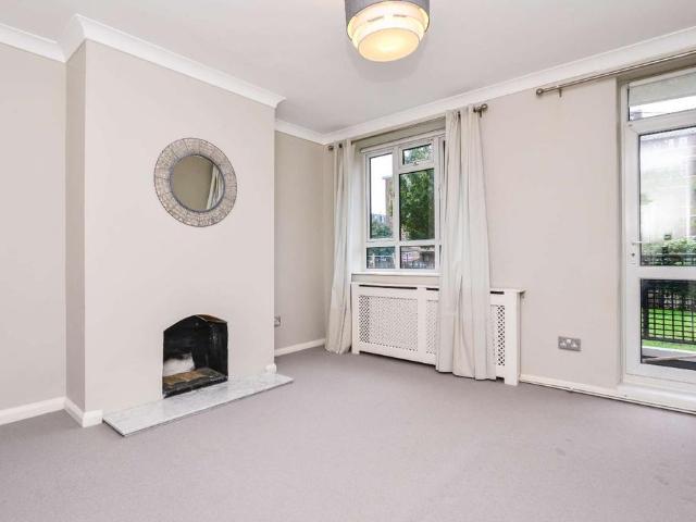 Lancaster Court, Fulham Broadway, London 1 bed flat to rent £1,950 pcm £450 pw