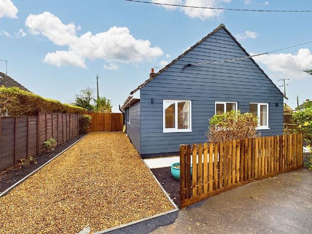 Lancaster Close, Methwold IP26, 3 bed detached bungalow to rent, £1,600 pcm | PrimeLocation