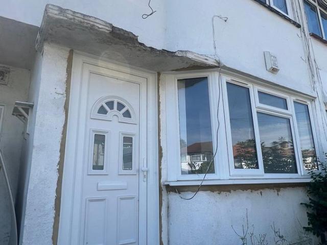 Lancaster Avenue, Slough SL2, 1 bed maisonette to rent, £1,350 pcm | PrimeLocation