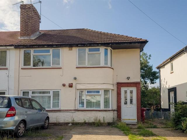 Lancaster Avenue, Slough SL2, 2 bed maisonette to rent, £1,550 pcm | PrimeLocation