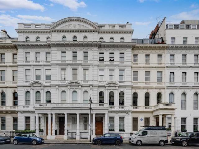 Lancaster Gate, London W2 2 bed flat to rent £5,000 pcm £1,154 pw