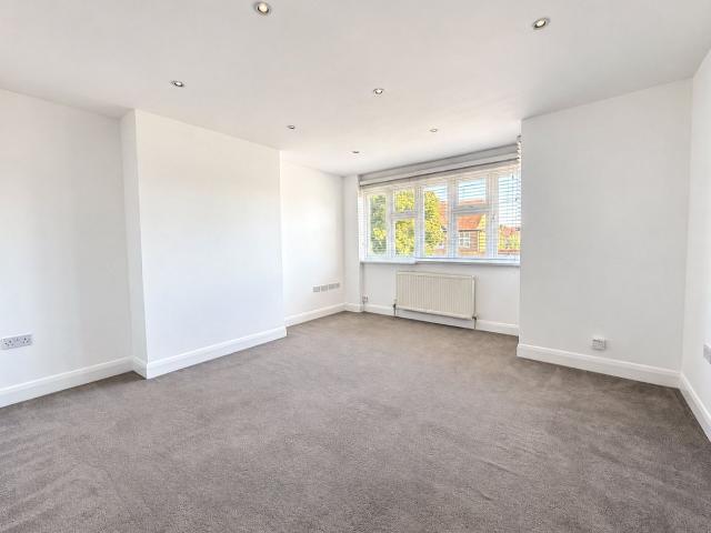 Lancaster Gardens, Kingston Upon Thames KT2, 2 bed flat to rent, £2,250 pcm | PrimeLocation