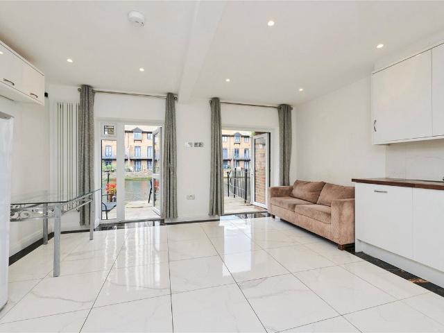 Lancaster Drive, South Quay E14, 5 bed flat to rent, £6,000 pcm | PrimeLocation