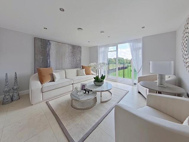 Lancaster House Marlborough Drive. 2 bed duplex to rent £4,500 pcm £1,038 pw