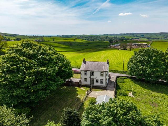Lancaster LA2 5 bed detached house to rent £2,500 pcm £577 pw