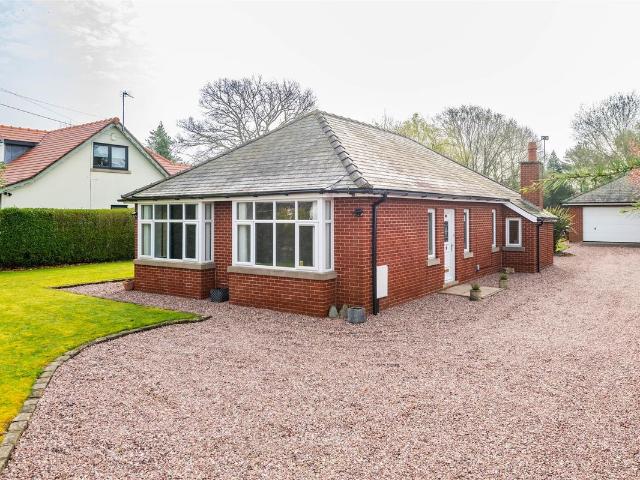 Lancaster Lane, Clayton Le Woods, Leyland PR25, 3 bed detached bungalow to rent, £1,995 pcm | PrimeLocation