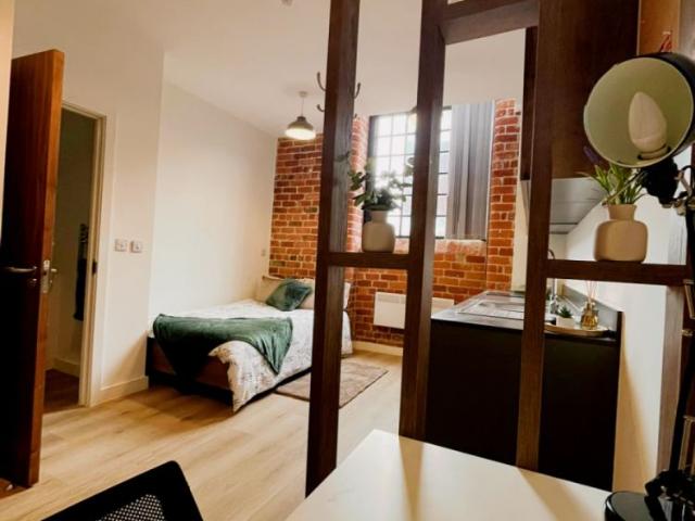 Lancaster Studio Premium