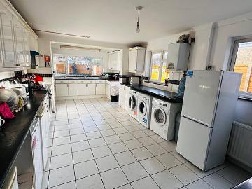 Lancaster Road, UB5 4TE