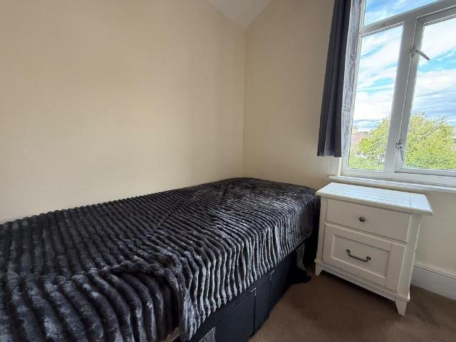 Lancaster Road, Barnet EN4 Studio to rent £1,150 pcm £265 pw