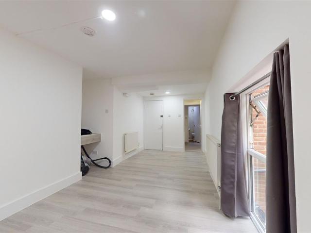 Lancaster Road, Dollis Hill, London NW10, 1 bed flat to rent, £1,050 pcm | PrimeLocation