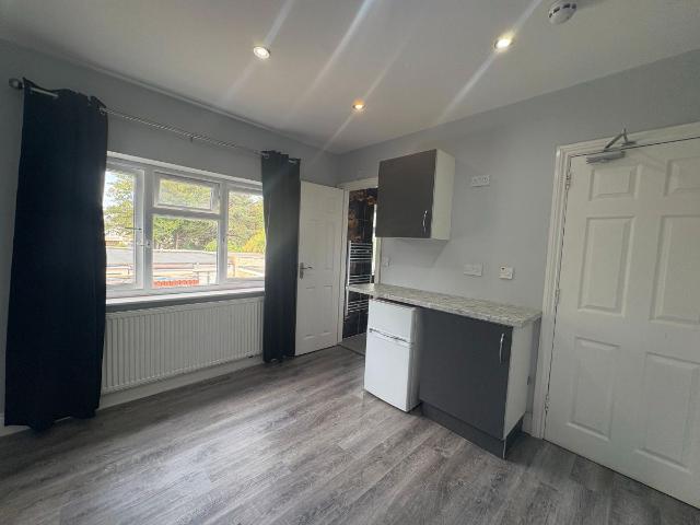 Lancaster Walk, Hayes UB3, 6 bed semi detached house to rent, £3,600 pcm | PrimeLocation