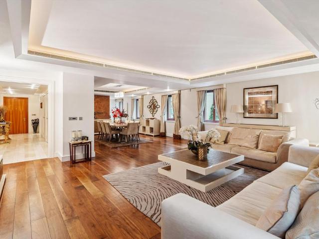 Lancelot Place, London, SW7 2 bed flat to rent £15,167 pcm £3,500 pw