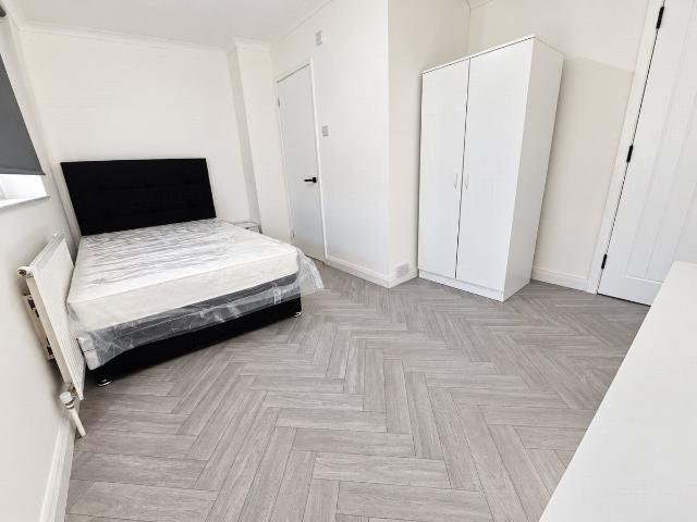 Lancing Close, Crawley, West Sussex