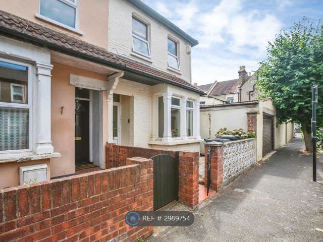 Lancing Road, Croydon CR0, 3 bed end terrace house to rent, £2,399 pcm | PrimeLocation