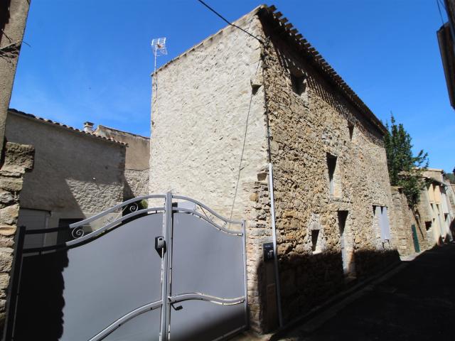 L'ancienne écurie des remparts avec son grand patio de 80 M2. 80m² Lagrasse
