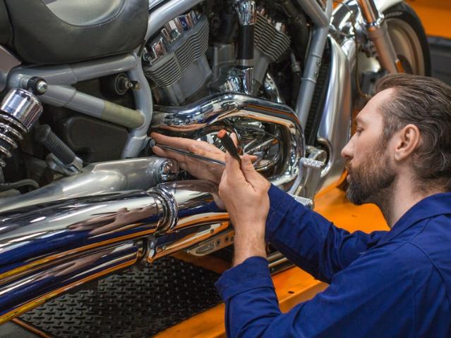 LANCY: GARAGENWERKSTATT 2 RÄDER ZURÜCKNEHMEN