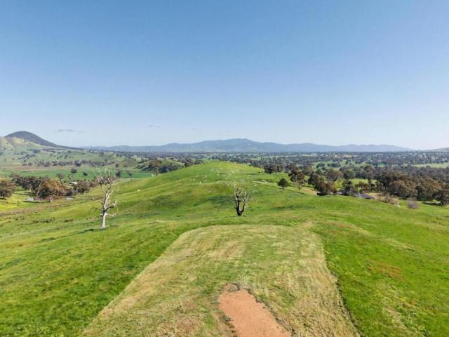 Land Mansfield VIC 105932482