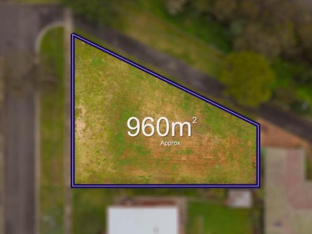 Land Maribyrnong VIC 105819682