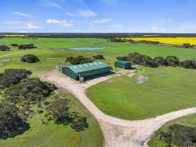 Land, Air & Lifestyle at Marion Bay