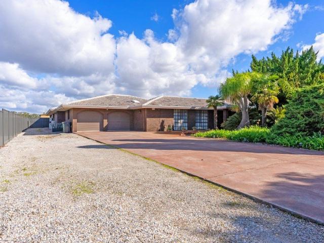 Rare & Exceptional Opportunity â Expansive 6 Bedroom Family Home on 3,103mÂ²
