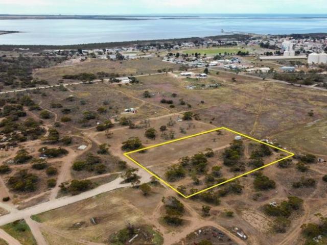 Land Cowell SA 105932240