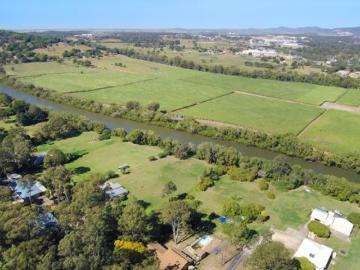 Land for sale in Bribie Island