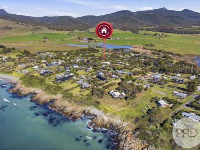 Land FALMOUTH TAS 105944396