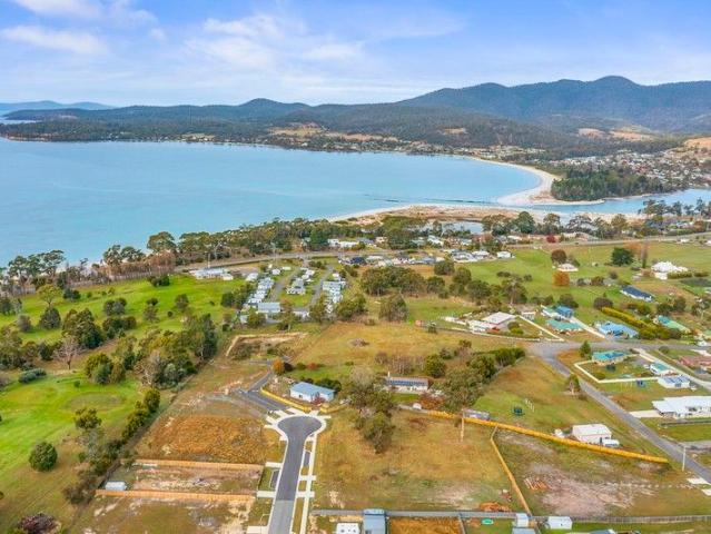 Land for sale next to the Golf Course & close to the beach!