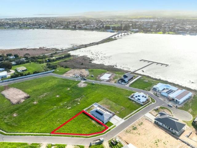 Land Hindmarsh Island SA 105932674