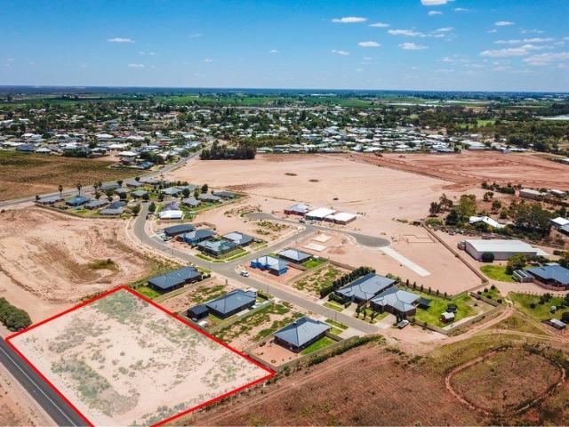 LAND IN RED CLIFFS