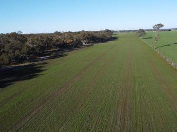 Land to rent in Victoria
