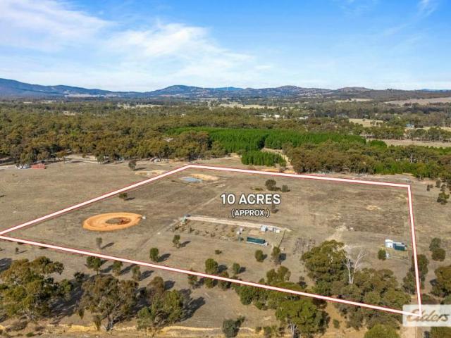 Land Landsborough VIC 105936751