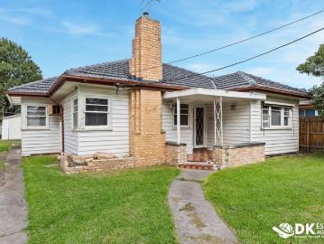 LAND, LOCATION & LEVERAGE APPROX. 650m² WITH SUBSTANTIAL FAMILY HOME