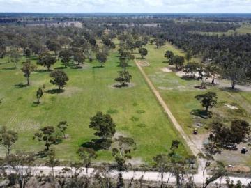 Land to rent in Victoria