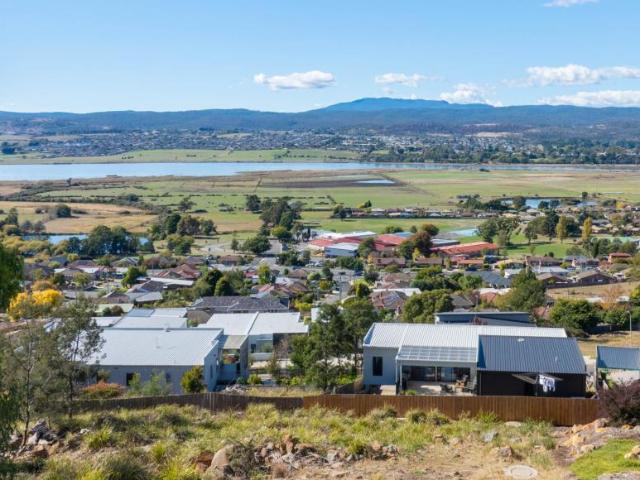 Land RIVERSIDE TAS 104954077