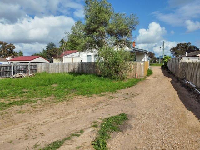 LAND WITH POTENTIAL, CLOSE TO EVERYTHING