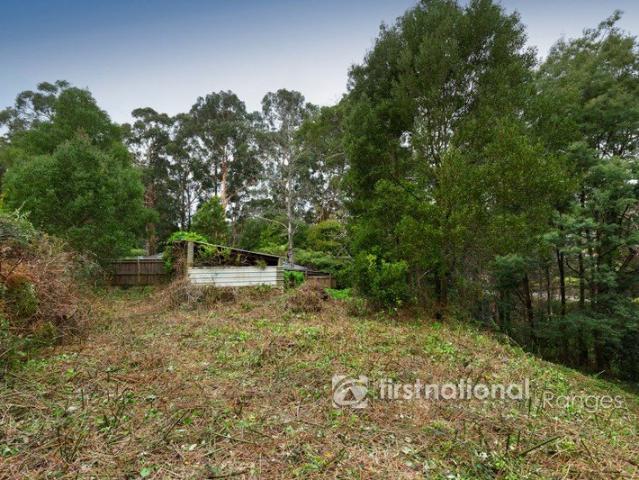 AGENT MUST ATTEND INSPECTIONS Land your opportunity on 1 Acre so close to Monbulk township!