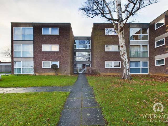 Landcross Drive, Northampton NN3 2 bed flat to rent £1,000 pcm £231 pw