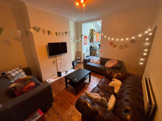 Landcross Road, Fallowfield 6 bed terraced house to rent £3,120 pcm £720 pw