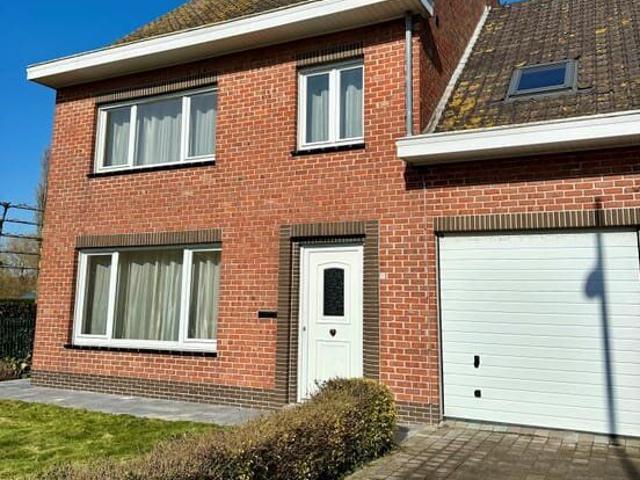 Landelijk gelegen alleenstaande woning