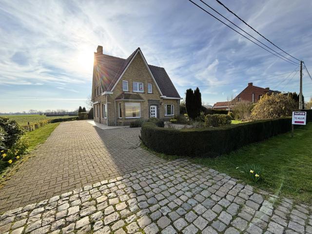 Landelijke villa met opslagruimte te huur te Vleteren