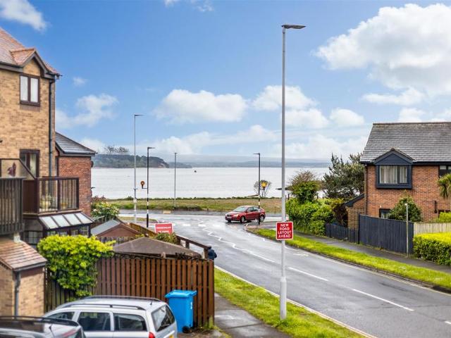 Lander Close, Poole 2 bed house to rent £1,250 pcm £288 pw