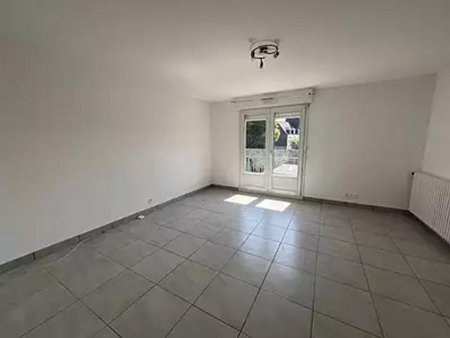 Landerneau 29800 Location appartement 3 pièces t3 au dernier étage cave